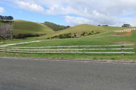 Photo of property in 12 Pekama Drive, Cable Bay, 0420