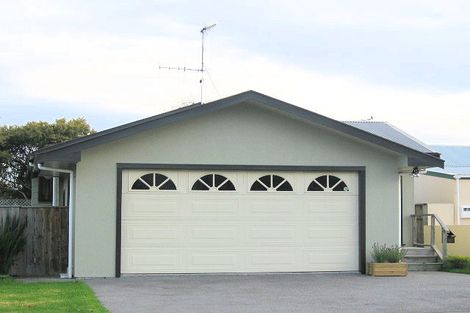 Photo of property in 15 Greenwood Place, Paraparaumu, 5032