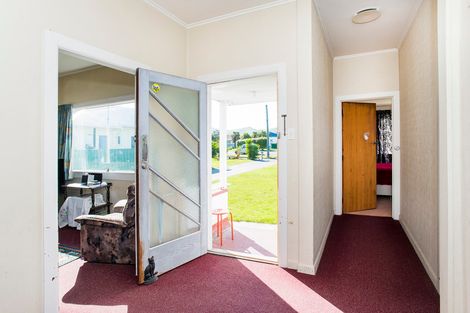 Photo of property in 16 De Lautour Road, Kaiti, Gisborne, 4010