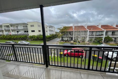 Photo of property in 1/44 Carlos Drive, Flat Bush, Auckland, 2016