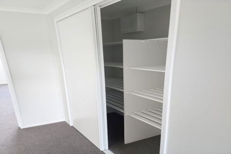 Photo of property in 15 William Calvert Drive, Swanson, Auckland, 0614