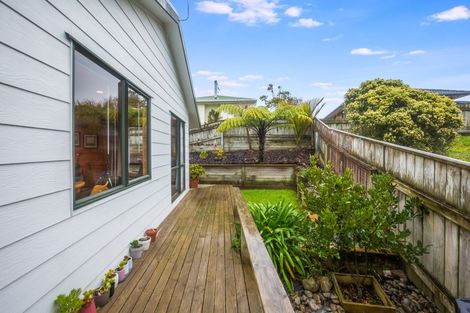 Photo of property in 8 Ribbonwood Terrace, Ranui, Porirua, 5024