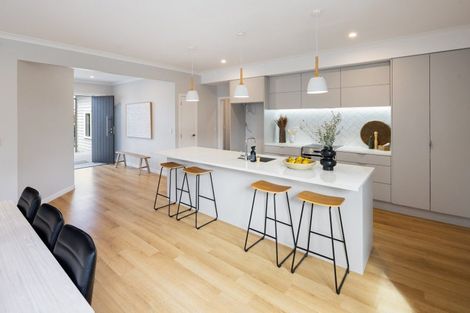 Photo of property in 82 Grey Street, Cambridge, 3434