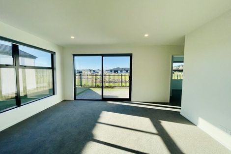 Photo of property in 8 Riroriro Lane, Halswell, Christchurch, 8025