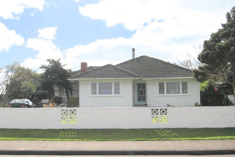 Photo of property in 12 Sutton Crescent, Papakura, 2110