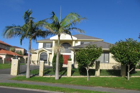 Photo of property in 2/31 Haven Crest, Somerville, Auckland, 2014