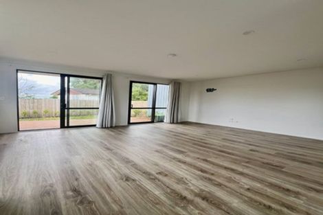 Photo of property in 11e Mandarin Place, Half Moon Bay, Auckland, 2012