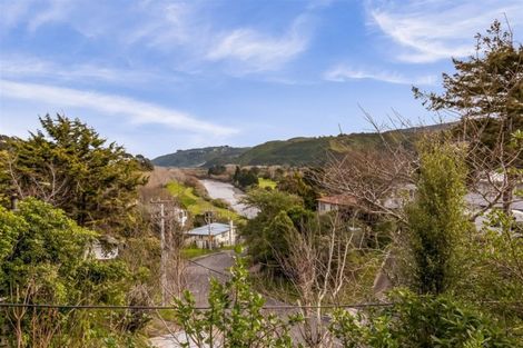 Photo of property in 14 Manor Drive, Stokes Valley, Lower Hutt, 5019