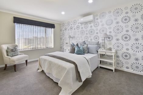 Photo of property in 15 Bejoy Rise, East Tamaki Heights, Auckland, 2016
