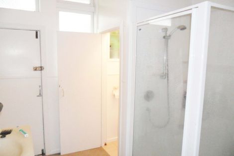 Photo of property in 2 Queens Drive, Kilbirnie, Wellington, 6022