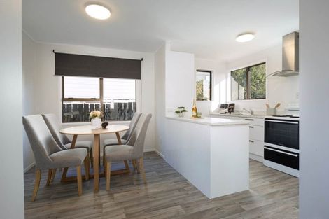 Photo of property in 124 Solar Road, Glen Eden, Auckland, 0602