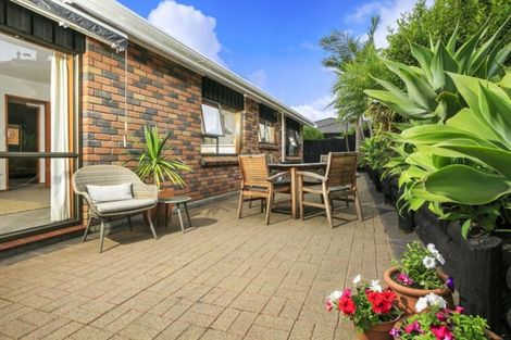 Photo of property in 1/9 Elderwood Lane, Belmont, Auckland, 0622