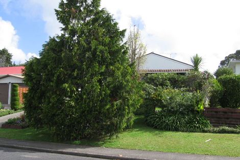 Photo of property in 2 Bellringer Road, Massey, Auckland, 0614