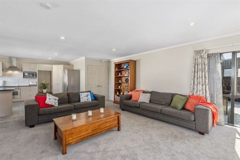 Photo of property in 9 Cloghan Close, Massey, Auckland, 0614
