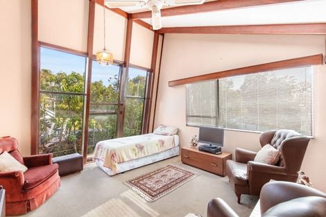 Photo of property in 2 Lingham Crescent, Torbay, Auckland, 0630