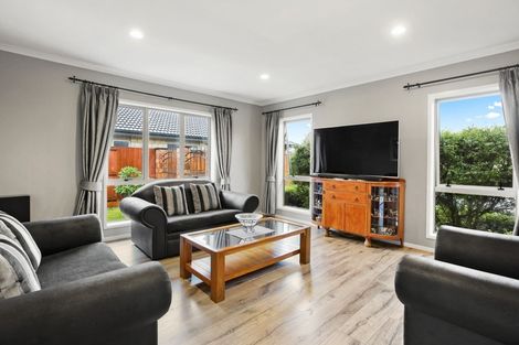 Photo of property in 19 Whitney Place, Rototuna North, Hamilton, 3210