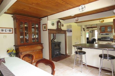 Photo of property in 104 Cd Farm Road, Levin, 5571