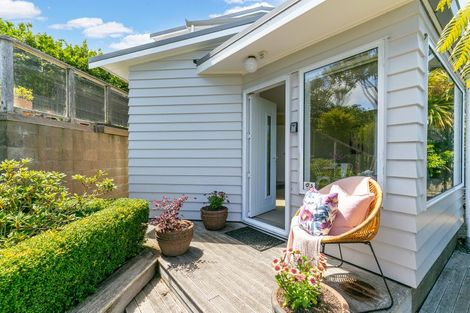 Photo of property in 102a Homebush Road, Khandallah, Wellington, 6035