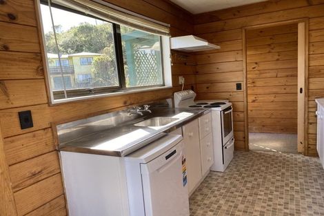 Photo of property in 20 Ladbrooke Drive, Newlands, Wellington, 6037