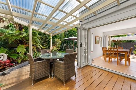 Photo of property in 10a Scarboro Terrace, Murrays Bay, Auckland, 0630