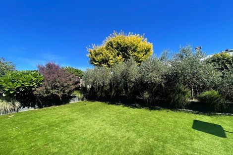 Photo of property in 1 Airlie Road, Plimmerton, Porirua, 5026
