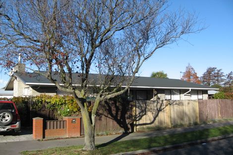 Photo of property in 2/2 Sarabande Avenue, Redwood, Christchurch, 8051