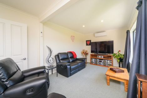 Photo of property in 19 Ursula Drive, Feilding, 4702