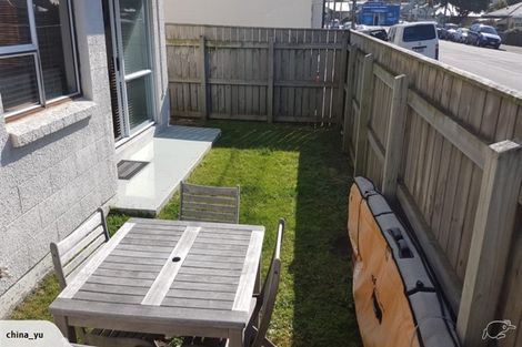 Photo of property in 1/102 Lyall Parade, Lyall Bay, Wellington, 6022