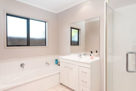 Photo of property in 37 Matene Place, Papamoa Beach, Papamoa, 3118