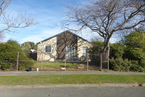 Photo of property in 41 Royal Park Drive, Parklands, Christchurch, 8083