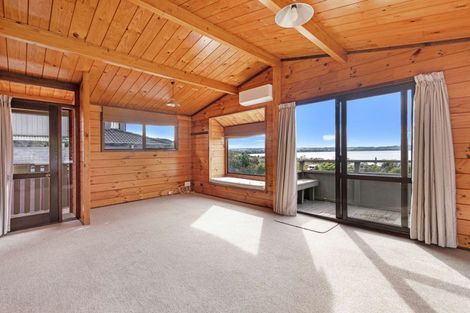 Photo of property in 6 Aries Place, Kawaha Point, Rotorua, 3010