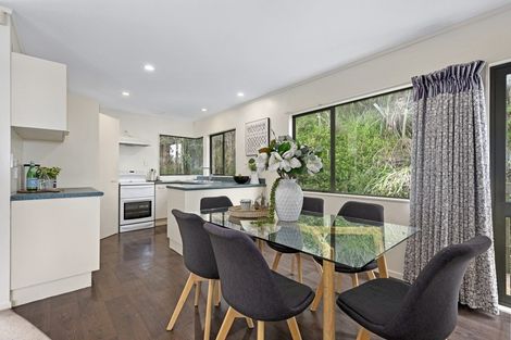 Photo of property in 72 Dowse Drive, Maungaraki, Lower Hutt, 5010