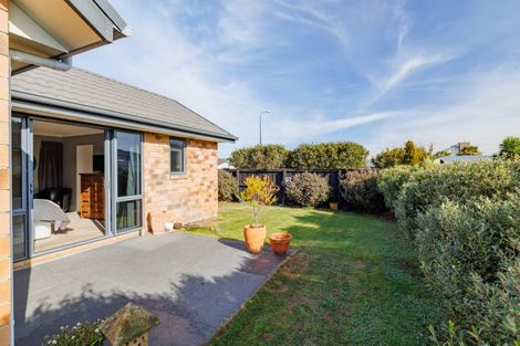 Photo of property in 24 Foresters Crescent, Parklands, Christchurch, 8083