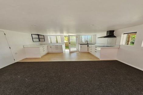 Photo of property in 19 Hutchinsons Road, Bucklands Beach, Auckland, 2014
