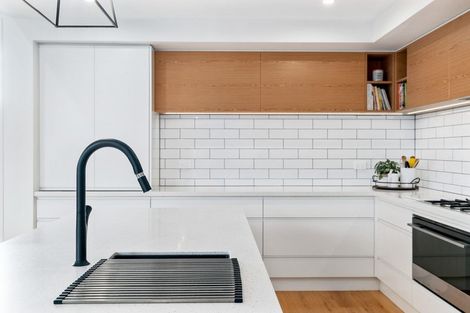 Photo of property in 73 Rob Roy Lane, Wanaka, 9305