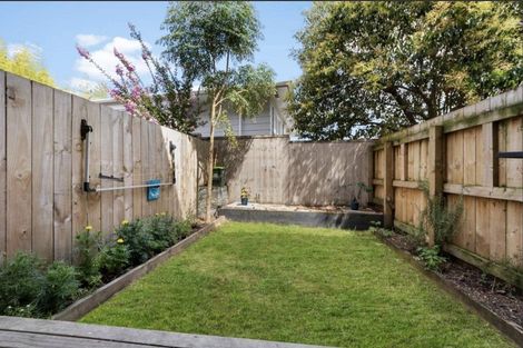 Photo of property in 4/28 Vodanovich Road, Te Atatu South, Auckland, 0610