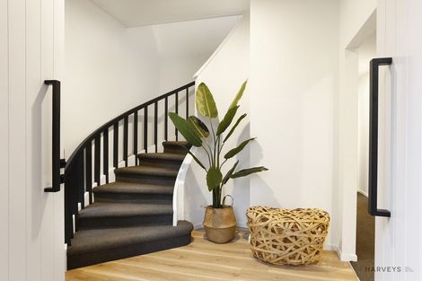 Photo of property in 11 Woontons Lane, Titirangi, Auckland, 0604