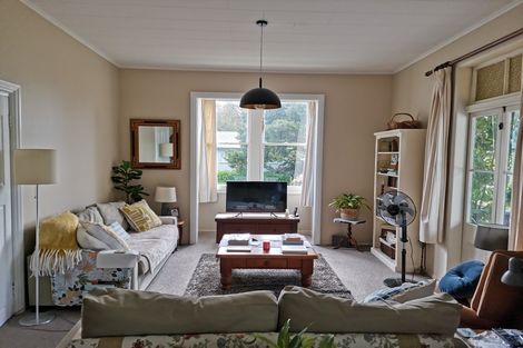 Photo of property in 21 Church Street, Waipawa, 4210