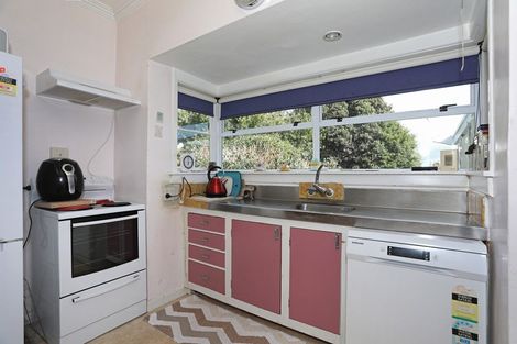 Photo of property in 49 Holland Crescent, Bulls, 4818