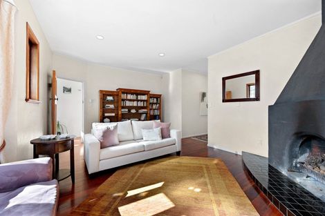 Photo of property in 35 Rimu Road, Kelburn, Wellington, 6012