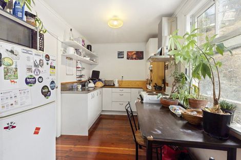 Photo of property in 35 Lawrence Street, Newtown, Wellington, 6021