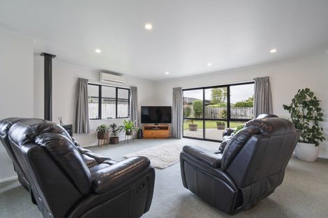 Photo of property in 6 Brookside Close, Highbury, Palmerston North, 4412