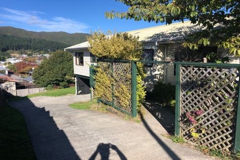 Photo of property in 5 Naseby Grove, Wainuiomata, Lower Hutt, 5014