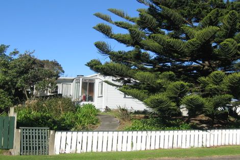 Photo of property in 20 Ngaio Street, Otaki Beach, Otaki, 5512
