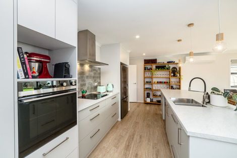 Photo of property in 7 Kakariki Crescent, Carterton, 5713