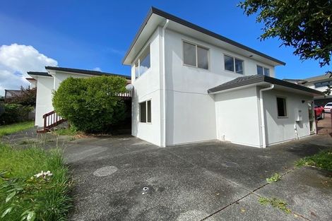 Photo of property in 8 Canary Place, Unsworth Heights, Auckland, 0632