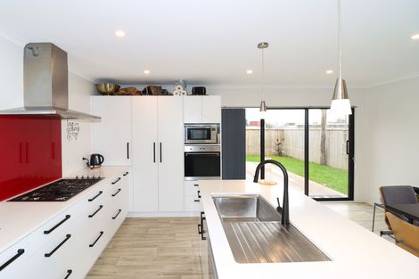 Photo of property in 4 Devon Lane, Carterton, 5713