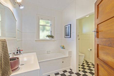 Photo of property in 8 Lynmouth Heights, Lynmouth, New Plymouth, 4310