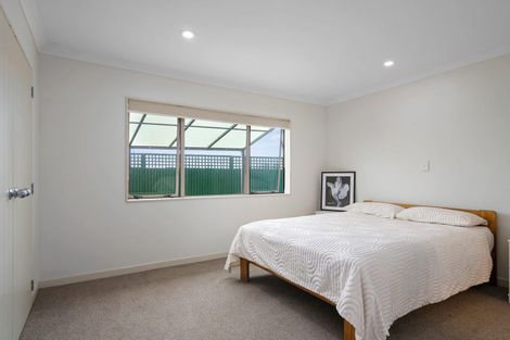 Photo of property in 16b Abergeldie Way, Cambridge, 3434