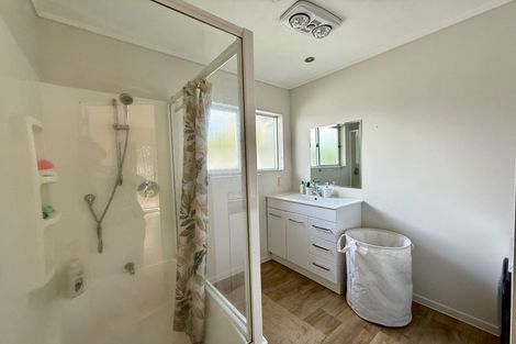 Photo of property in 10a Olwyn Place, Greenhithe, Auckland, 0632